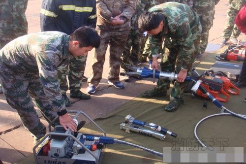 山東日照港消防大隊掀起冬季練兵熱潮