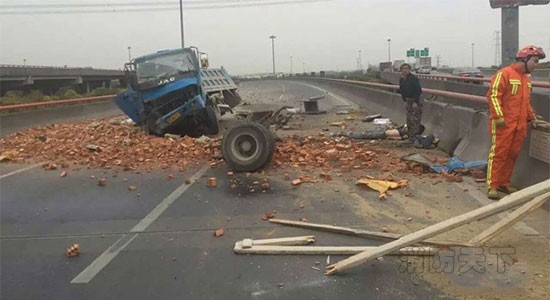 事故致車輛嚴重受損